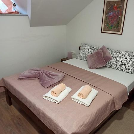 Apartmani Leptir Раковица Екстер'єр фото