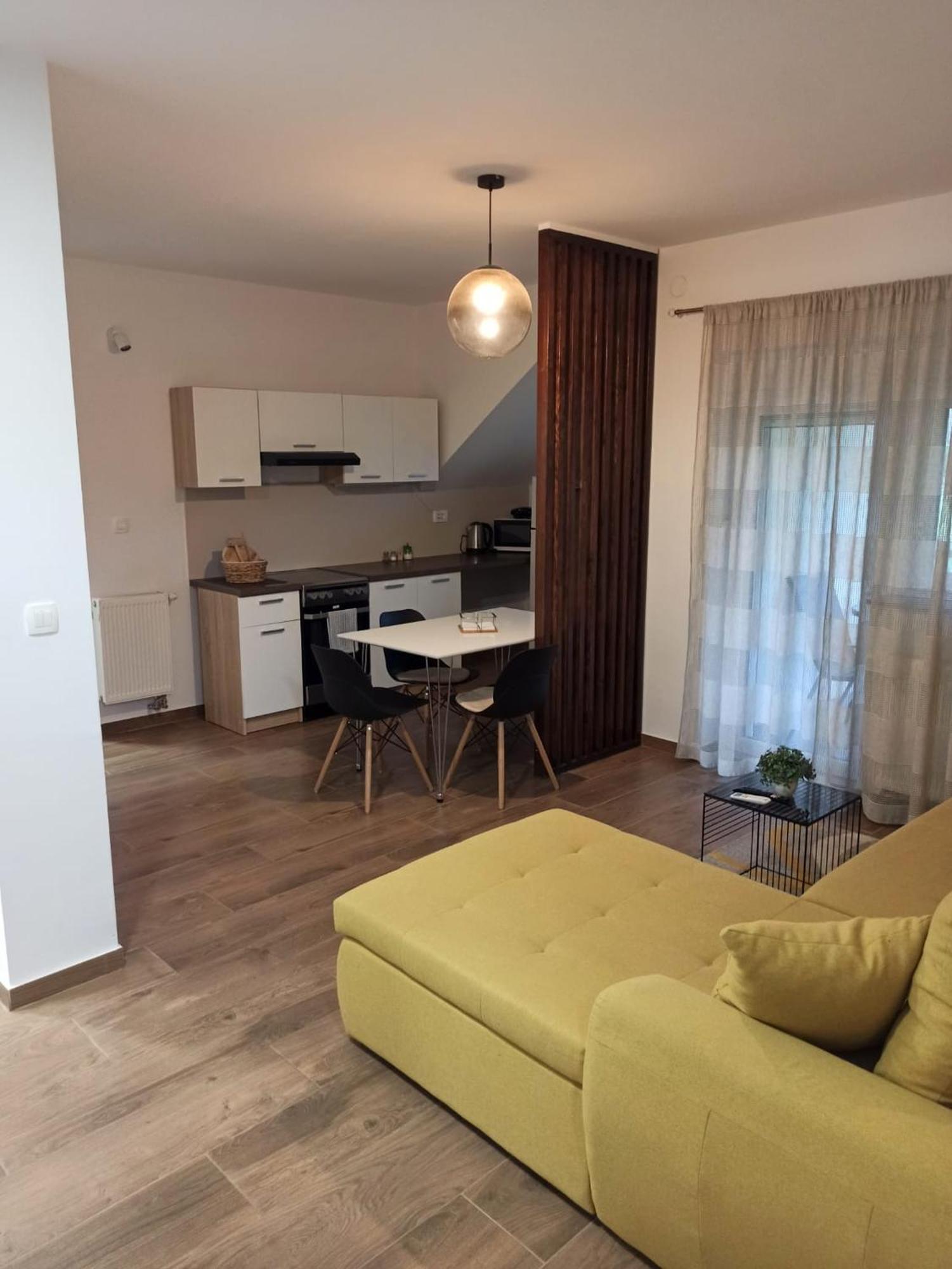 Apartmani Leptir Раковица Екстер'єр фото