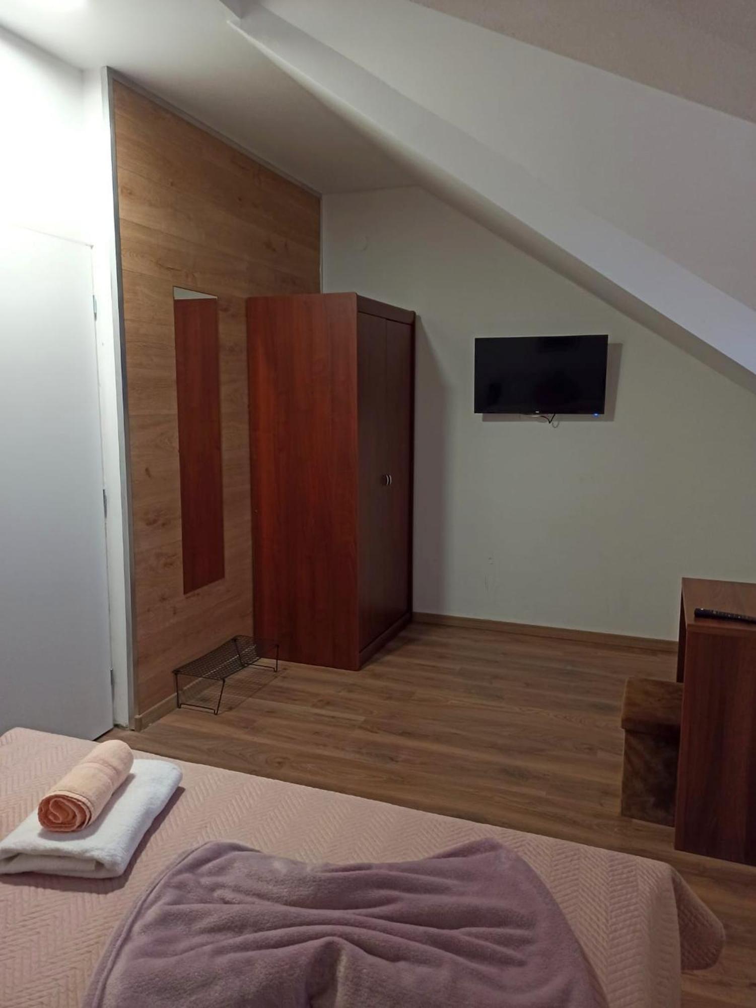 Apartmani Leptir Раковица Екстер'єр фото