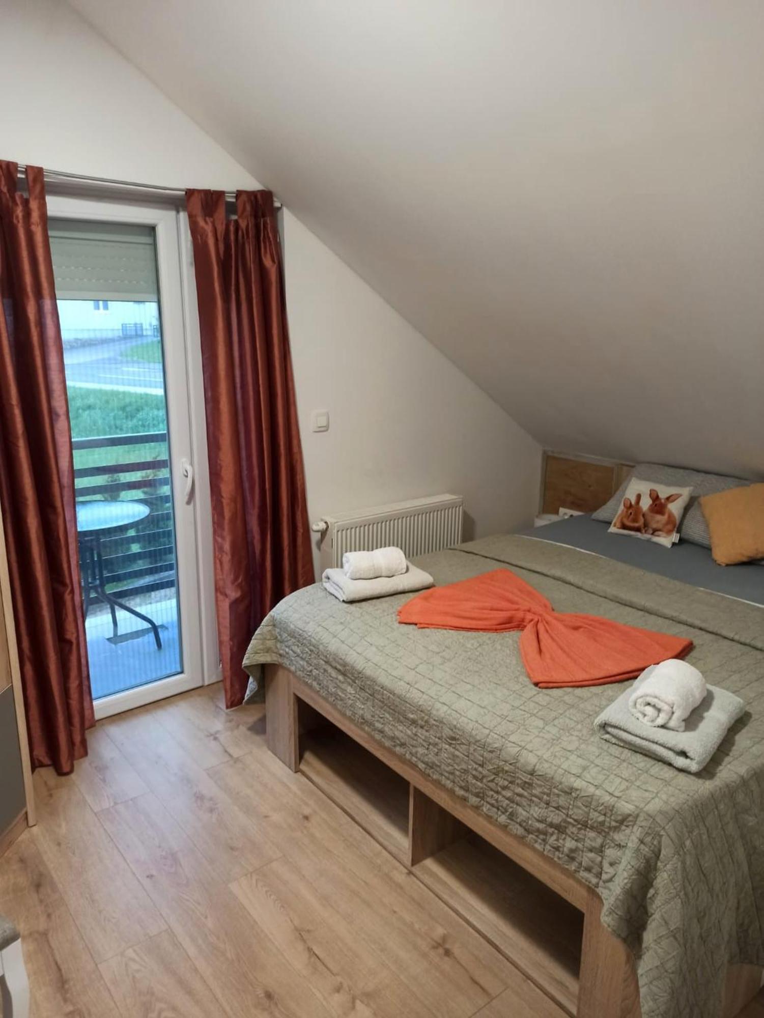 Apartmani Leptir Раковица Екстер'єр фото